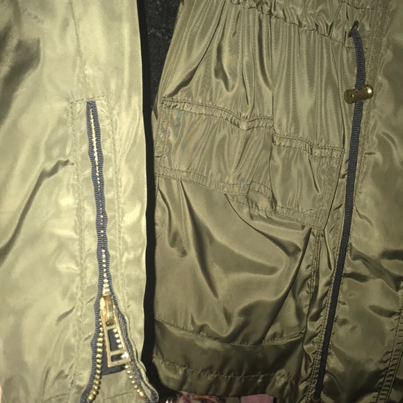 Raincoat - Picture 4 of 5